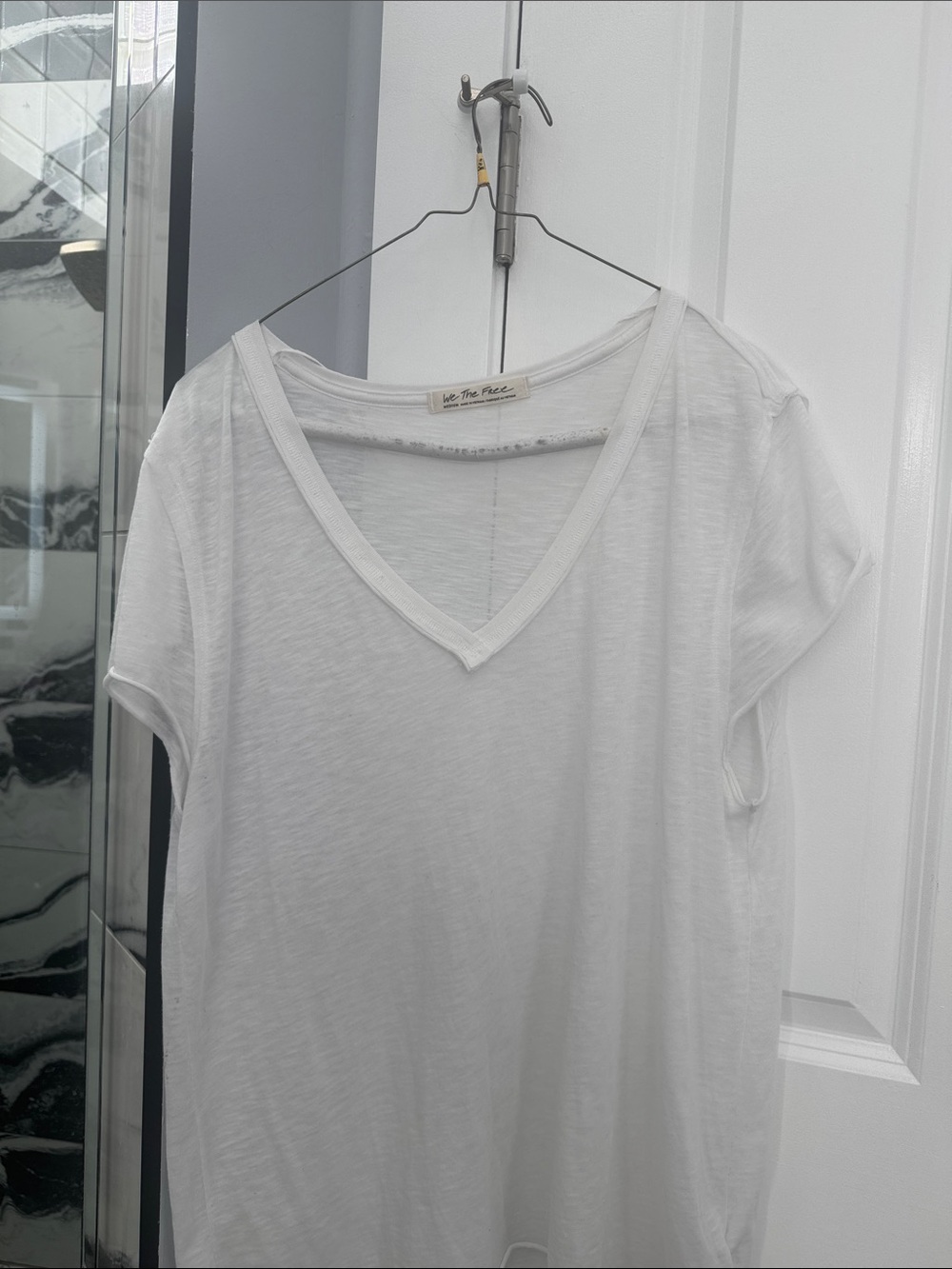Free People White V-Neck Short Sleeve Tee